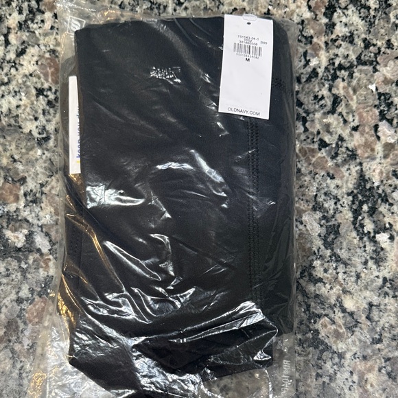 High-Waisted PowerSoft 7/8 Pocket Leggings NWT black women M - Picture 2 of 4